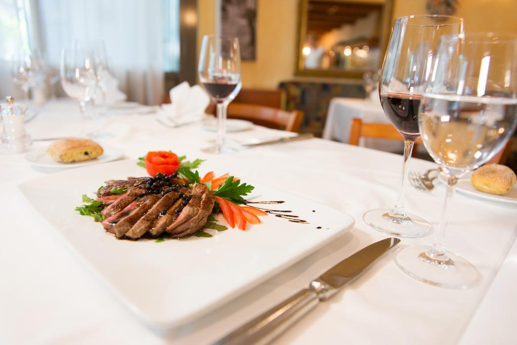 Hotel Fly Away Kloten Ngoại thất bức ảnh