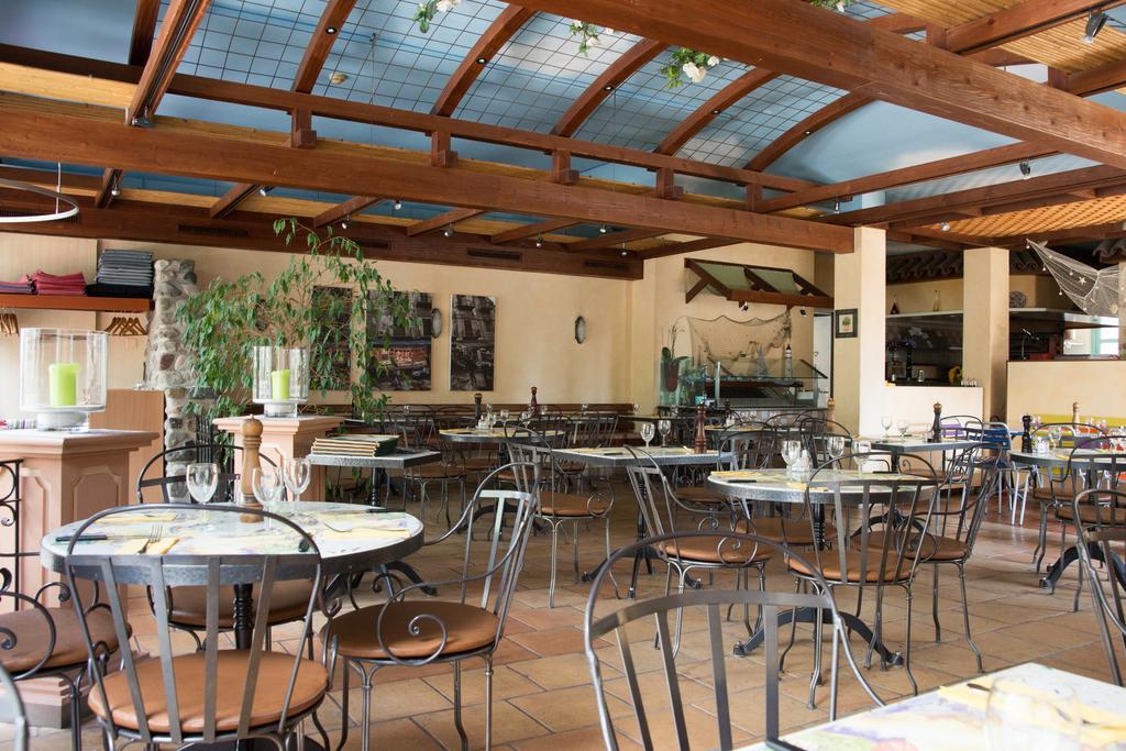 Hotel Fly Away Kloten Ngoại thất bức ảnh