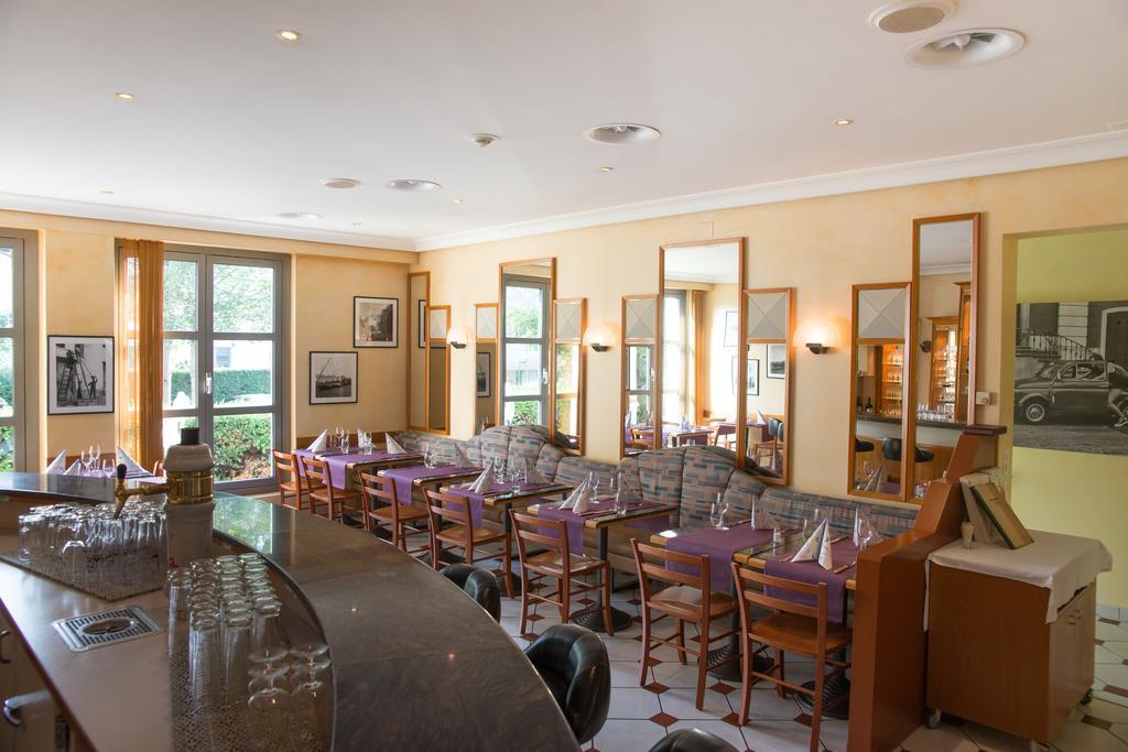 Hotel Fly Away Kloten Ngoại thất bức ảnh
