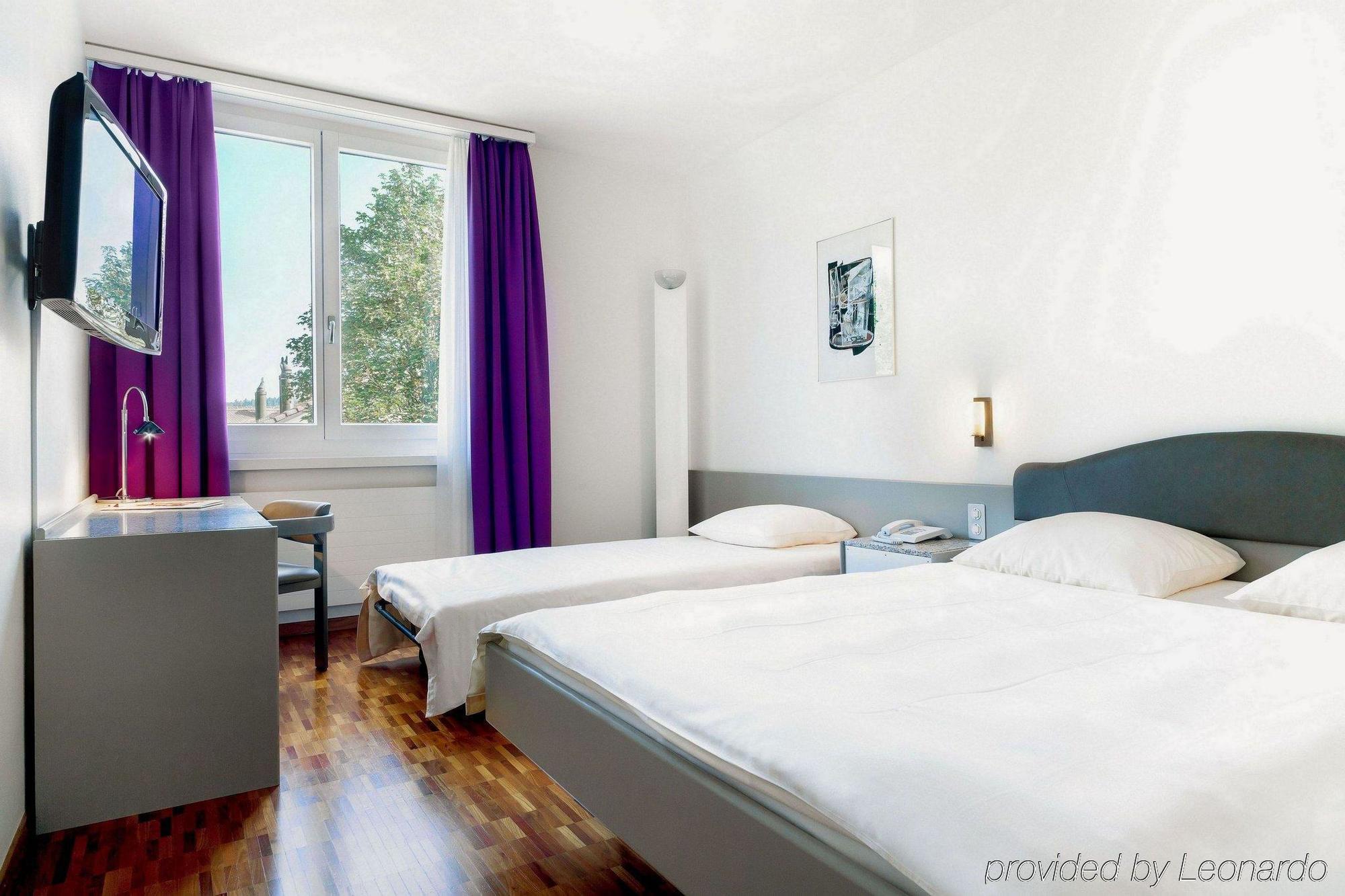Hotel Fly Away Kloten Ngoại thất bức ảnh