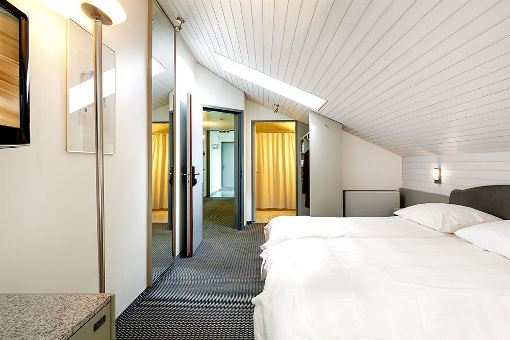 Hotel Fly Away Kloten Ngoại thất bức ảnh