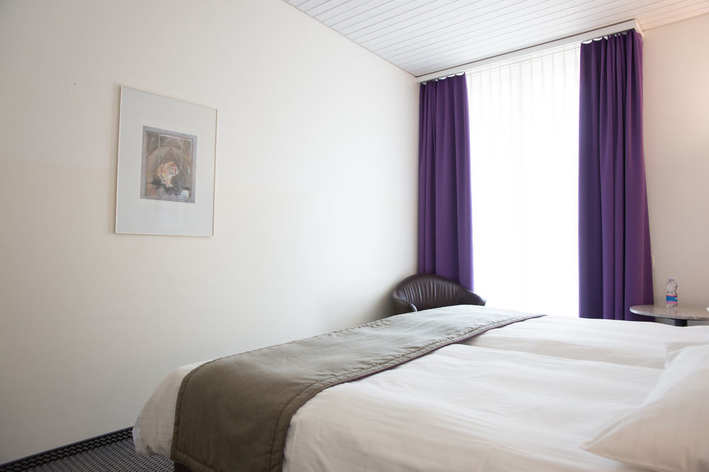 Hotel Fly Away Kloten Ngoại thất bức ảnh