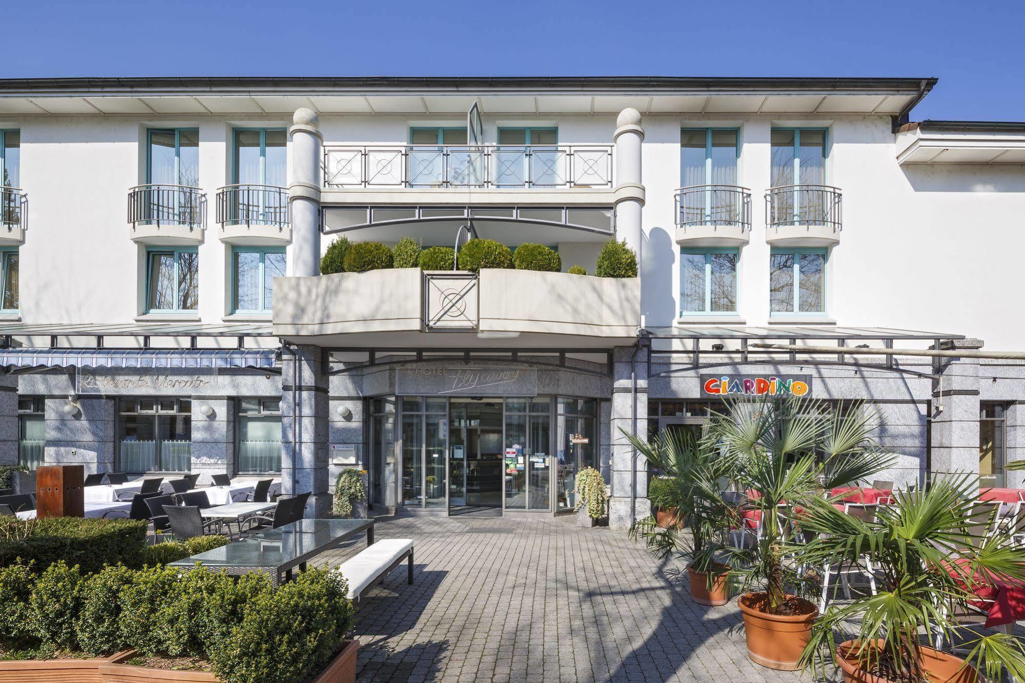 Hotel Fly Away Kloten Ngoại thất bức ảnh