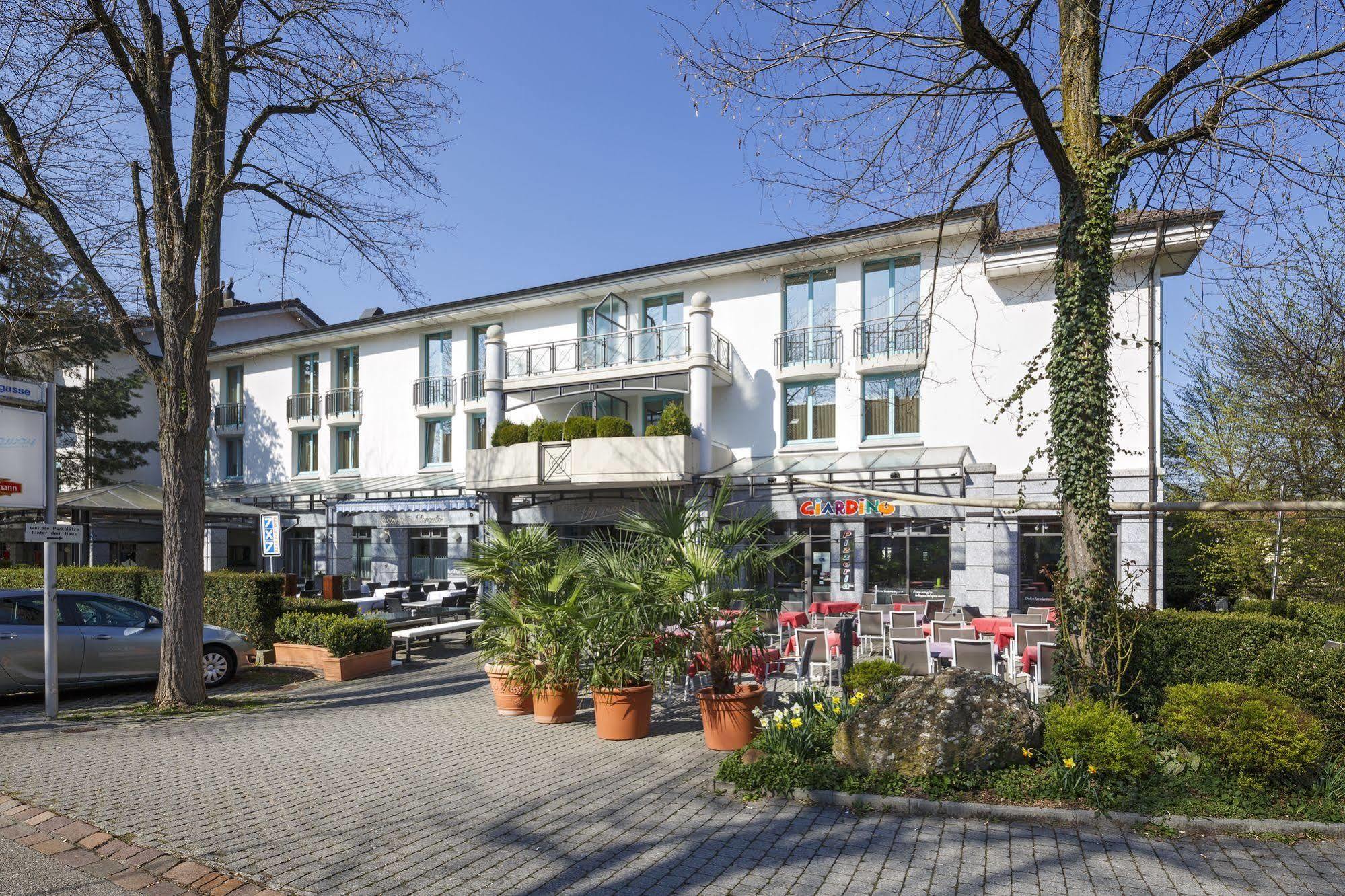 Hotel Fly Away Kloten Ngoại thất bức ảnh
