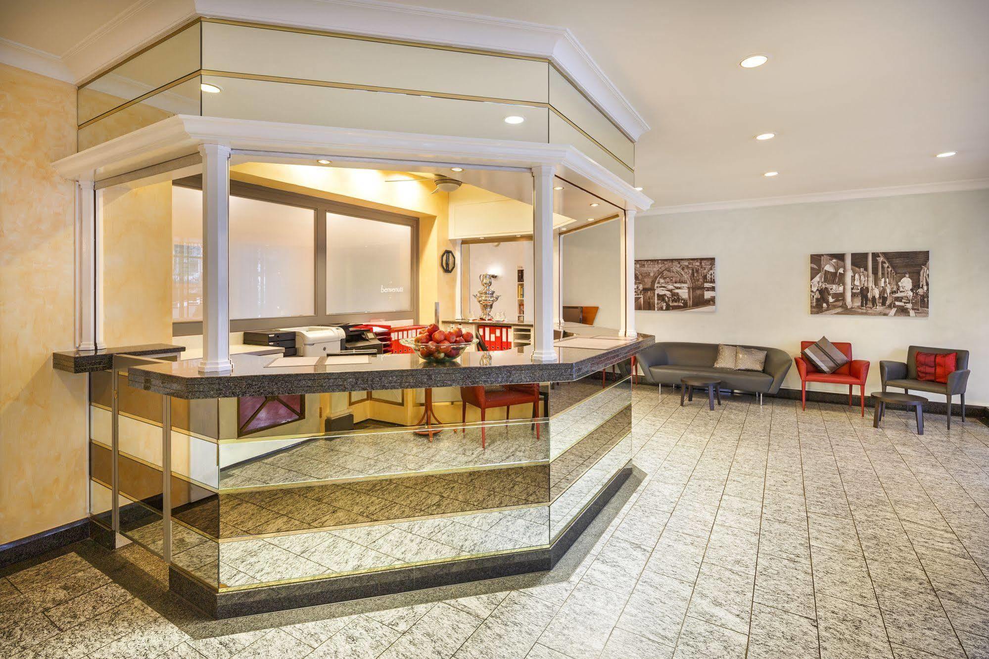 Hotel Fly Away Kloten Ngoại thất bức ảnh