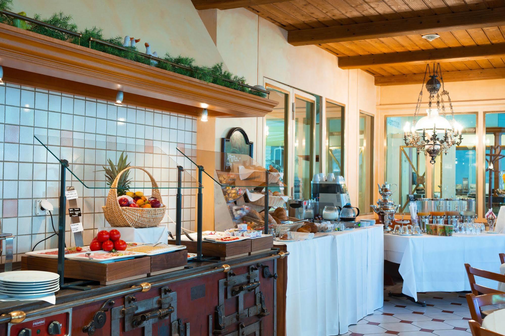 Hotel Fly Away Kloten Ngoại thất bức ảnh